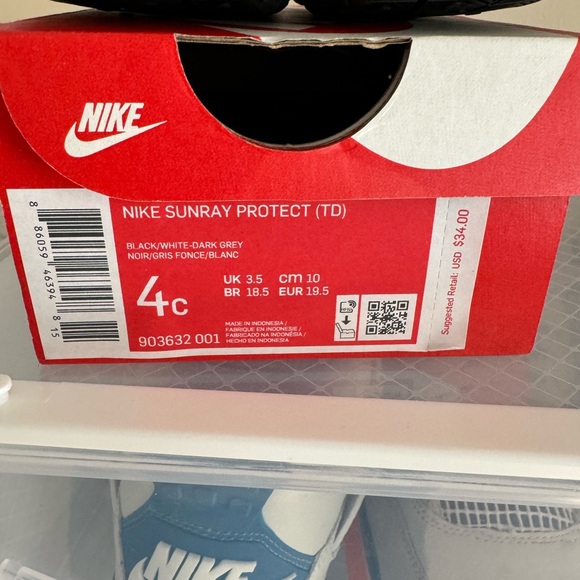 Nike Sunray Sandals 4C - Picture 3 of 3